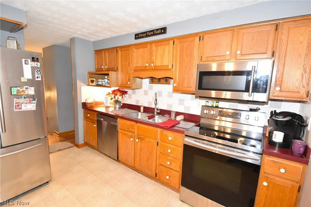 804 Texas Avenue, Mcdonald, OH 44437