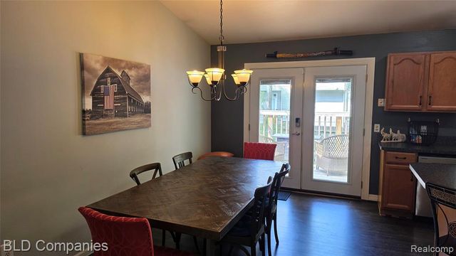 1095 Seabury Drive, Lake Orion, MI 48362