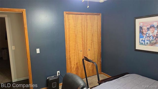 1095 Seabury Drive, Lake Orion, MI 48362