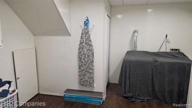 1095 Seabury Drive, Lake Orion, MI 48362