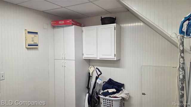 1095 Seabury Drive, Lake Orion, MI 48362