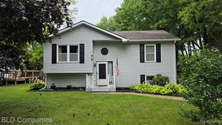 1095 Seabury Drive, Lake Orion, MI 48362