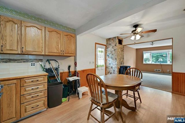 35 Oak Street, Oakland, NJ 07436