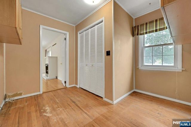 35 Oak Street, Oakland, NJ 07436