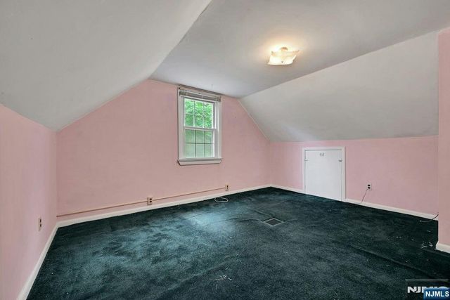 35 Oak Street, Oakland, NJ 07436