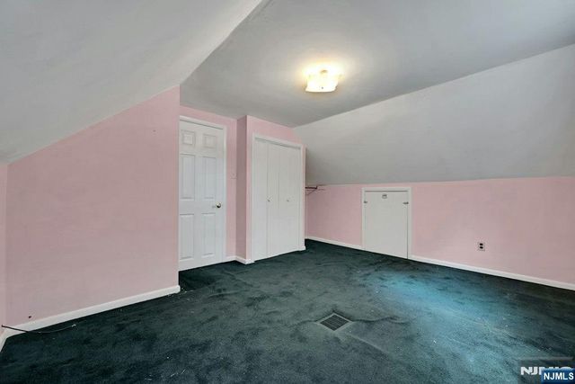 35 Oak Street, Oakland, NJ 07436