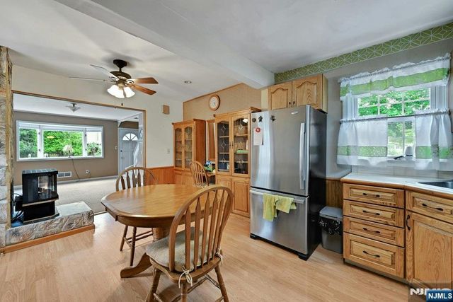 35 Oak Street, Oakland, NJ 07436