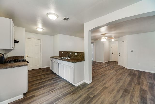 2526 Exeter Avenue, Dallas, TX 75216