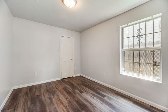 2526 Exeter Avenue, Dallas, TX 75216