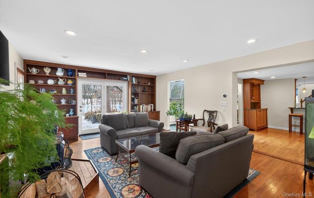 92 Valentine Avenue, Glen Cove, NY 11542