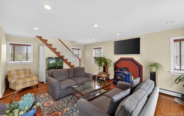 92 Valentine Avenue, Glen Cove, NY 11542