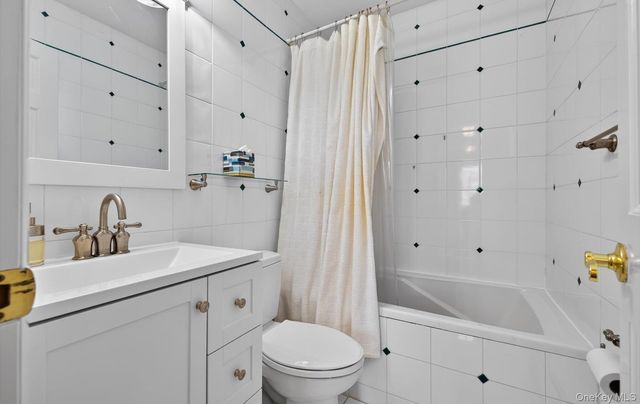 92 Valentine Avenue, Glen Cove, NY 11542