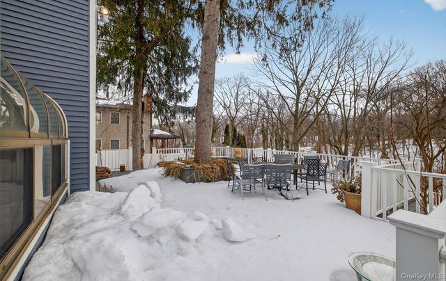 92 Valentine Avenue, Glen Cove, NY 11542