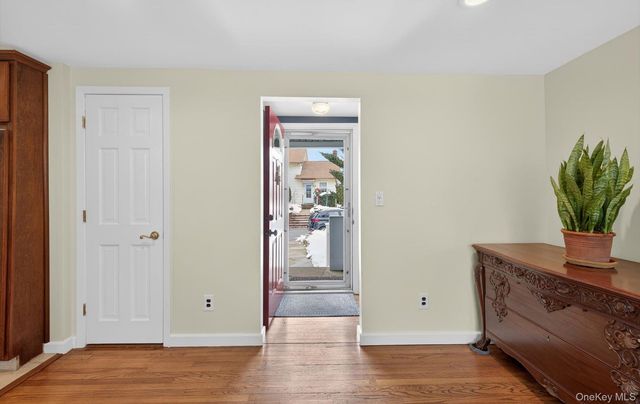 92 Valentine Avenue, Glen Cove, NY 11542