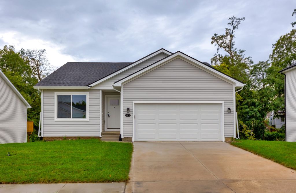 2908 River Ridge Road, Des Moines, IA 50320