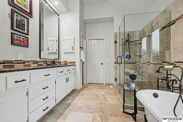 15910 Patrick Avenue, Omaha, NE 68116