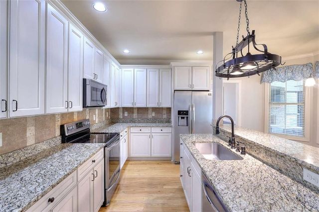 325 Brook Hollow Lane, Loganville, GA 30052