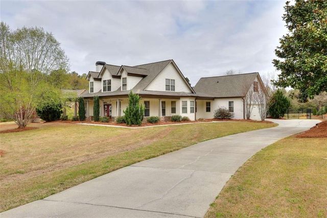325 Brook Hollow Lane, Loganville, GA 30052