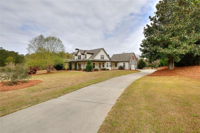 325 Brook Hollow Lane, Loganville, GA 30052