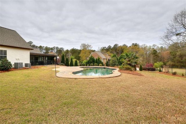 325 Brook Hollow Lane, Loganville, GA 30052