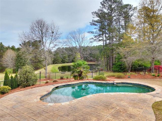 325 Brook Hollow Lane, Loganville, GA 30052