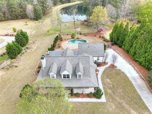 325 Brook Hollow Lane, Loganville, GA 30052