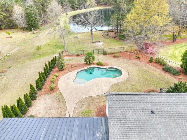 325 Brook Hollow Lane, Loganville, GA 30052