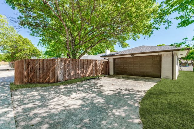 2709 Melrose Drive, Plano, TX 75075