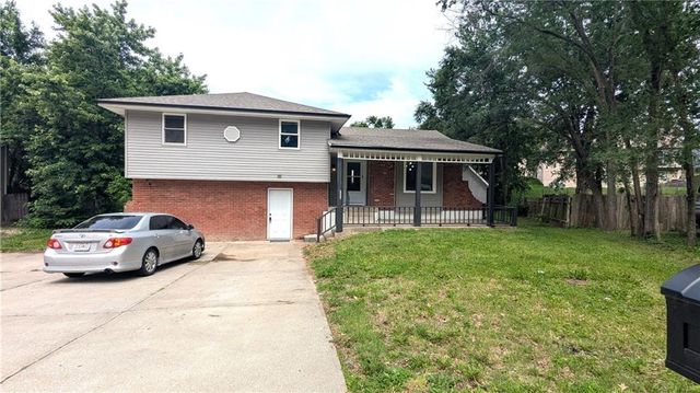 2005 N Plymouth Road, Independence, MO 64058