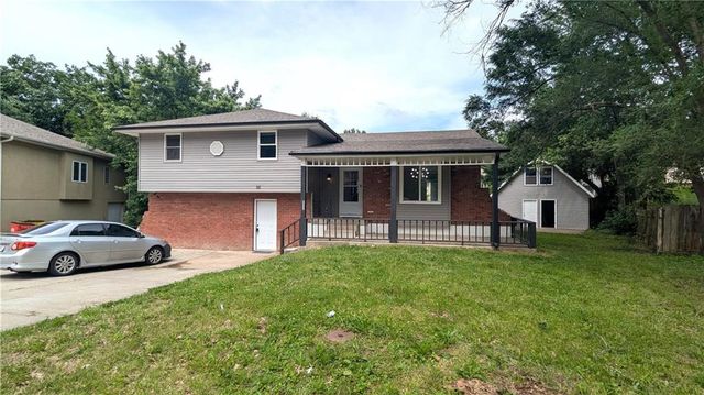 2005 N Plymouth Road, Independence, MO 64058