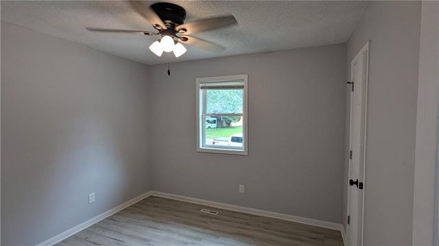 2005 N Plymouth Road, Independence, MO 64058