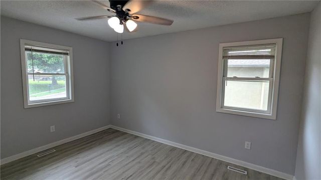 2005 N Plymouth Road, Independence, MO 64058