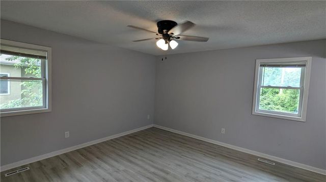2005 N Plymouth Road, Independence, MO 64058