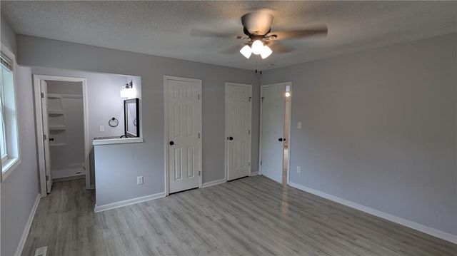 2005 N Plymouth Road, Independence, MO 64058