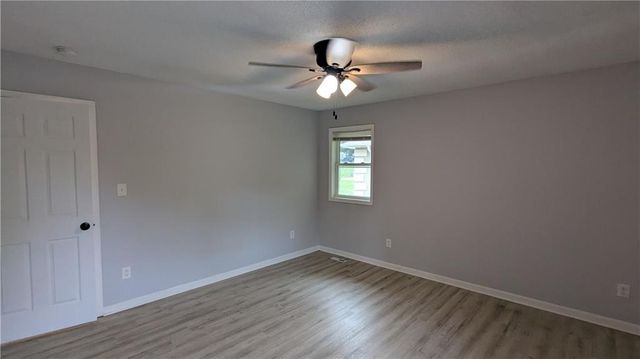 2005 N Plymouth Road, Independence, MO 64058