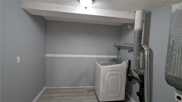 2005 N Plymouth Road, Independence, MO 64058