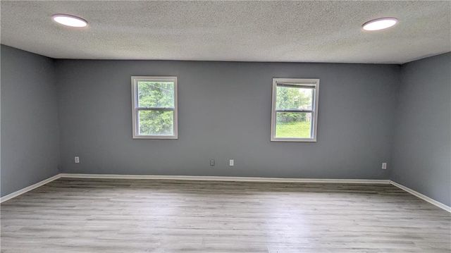 2005 N Plymouth Road, Independence, MO 64058