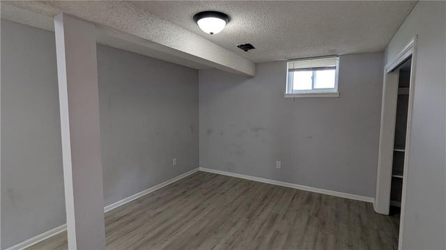 2005 N Plymouth Road, Independence, MO 64058