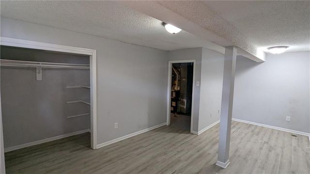 2005 N Plymouth Road, Independence, MO 64058