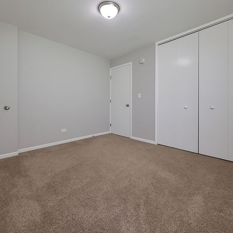 18705 W Ash Drive, Gurnee, IL 60031