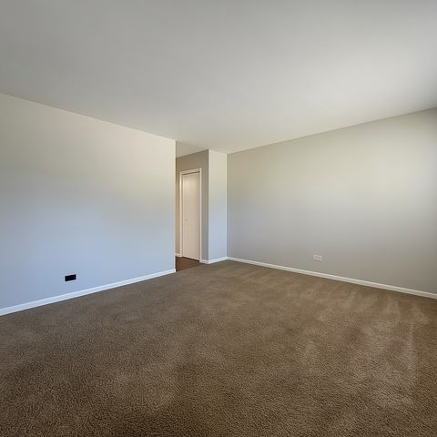 18705 W Ash Drive, Gurnee, IL 60031