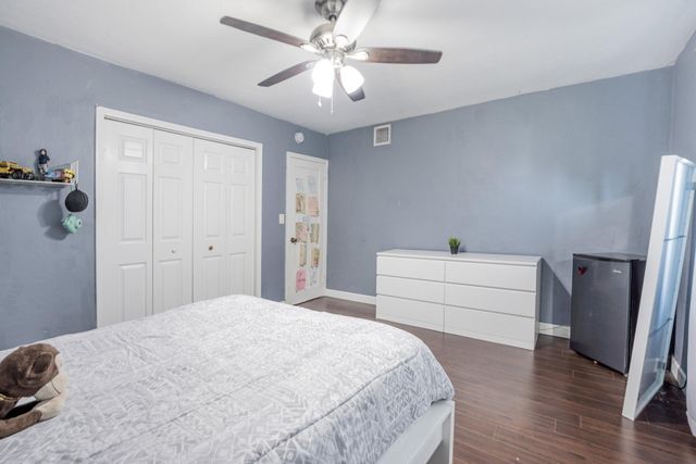 6824 SW 5th Street, Pembroke Pines, FL 33023