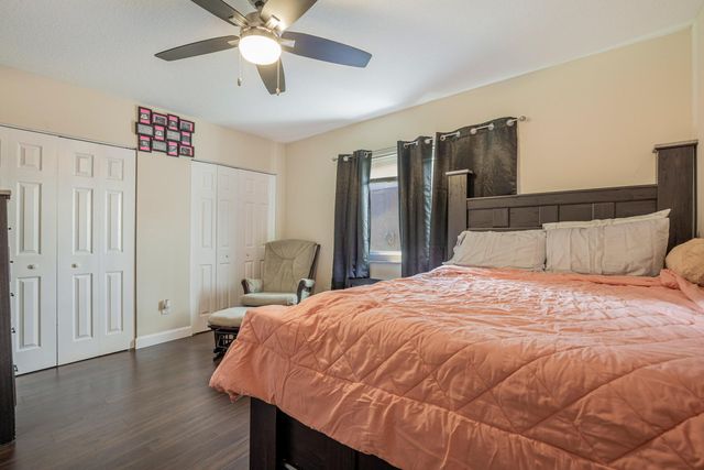 6824 SW 5th Street, Pembroke Pines, FL 33023