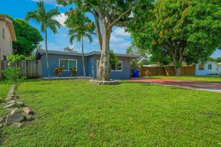 6824 SW 5th Street, Pembroke Pines, FL 33023