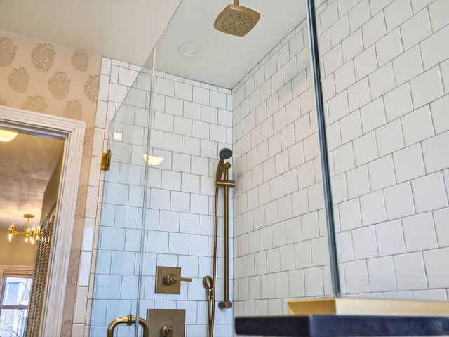 42 Oak St, Somerville, MA 02143