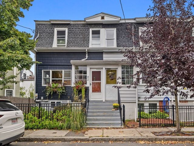 42 Oak St, Somerville, MA 02143
