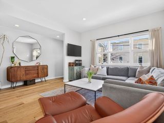 42 Oak St, Somerville, MA 02143