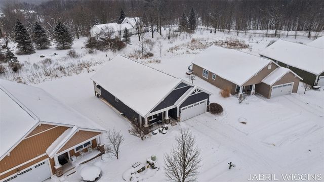 7520 Hometown Court 10, Caledonia, MI 49316