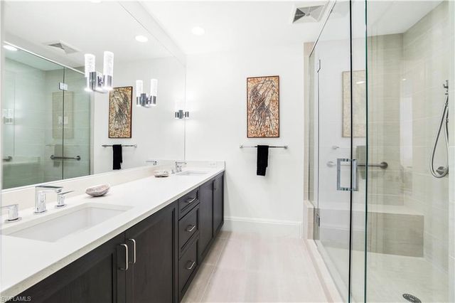 1035 3rd AVE S 215, Naples, FL 34102