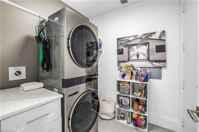 1035 3rd AVE S 215, Naples, FL 34102